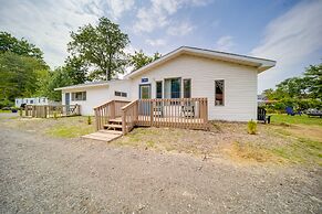 Charming Lake Erie Cottage on Main Strip!