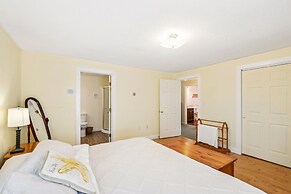 Charming & Scenic Gouldsboro Getaway w/ Patio!