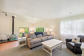 Charming & Scenic Gouldsboro Getaway w/ Patio!