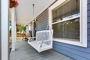 Lindale Vacation Rental w/ Deck & Grill!