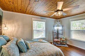 Lindale Vacation Rental w/ Deck & Grill!