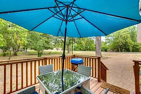 Lindale Vacation Rental w/ Deck & Grill!