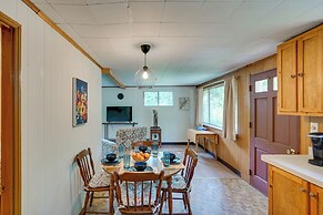 Cozy Becket Cottage Escape w/ Lake Access!
