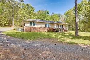 Scottsboro Retreat 4 Mi to Guntersville Lake