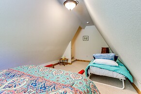 Mountain Retreat in Drake w/ Fireplace & Views!