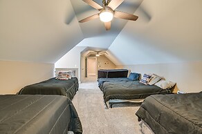 Houghton Lake Home w/ Private Dock + Kayaks!