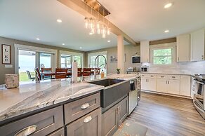 Houghton Lake Home w/ Private Dock + Kayaks!