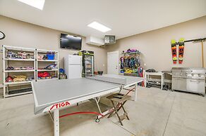 Houghton Lake Home w/ Private Dock + Kayaks!