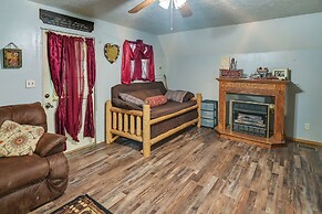 Cozy Country Cabin 4 Mi to Cave Run Lake!