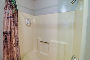 Cozy Country Cabin 4 Mi to Cave Run Lake!