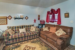 Cozy Country Cabin 4 Mi to Cave Run Lake!