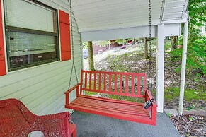 Cozy Country Cabin 4 Mi to Cave Run Lake!