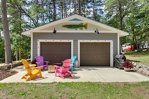 Lakefront Nevis Cabin Escape w/ Hot Tub!