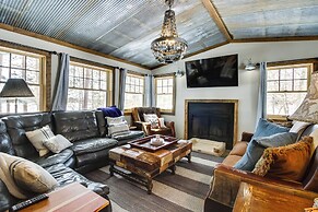 Lakefront Nevis Cabin Escape w/ Hot Tub!