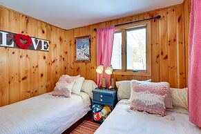 Lakefront Nevis Cabin Escape w/ Hot Tub!