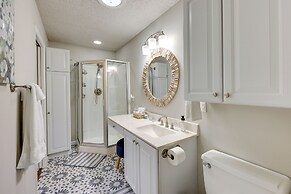 Lakefront Hot Springs Vacation Rental w/ Dock!