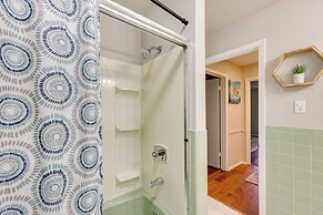 Lakefront Hot Springs Vacation Rental w/ Dock!