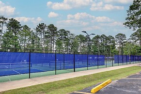 Lakefront Hot Springs Vacation Rental w/ Dock!