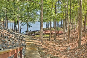 Lakefront Hot Springs Vacation Rental w/ Dock!