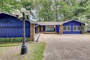Lakefront Hot Springs Vacation Rental w/ Dock!