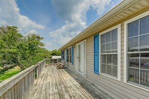 Coastal Emerald Isle Retreat w/ Deck & Grill!