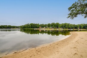 Waterfront Lake Cabin: Close to Boating & Fishing!