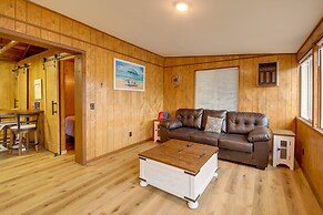 Waterfront Lake Cabin: Close to Boating & Fishing!