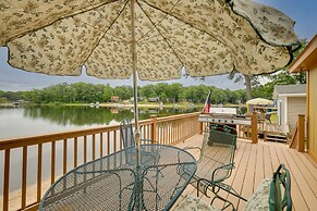 Waterfront Lake Cabin: Close to Boating & Fishing!