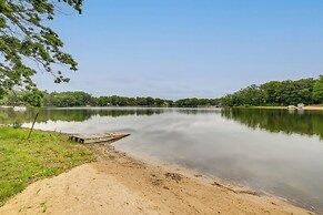 Waterfront Lake Cabin: Close to Boating & Fishing!