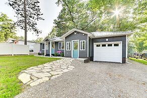 Houghton Lake Family Cottage w/ Game Room!