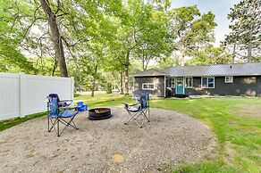 Houghton Lake Family Cottage w/ Game Room!