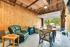 Houghton Lake Family Cottage w/ Game Room!