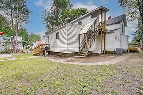 Cozy Glens Falls Getaway < 1 Mi to Downtown