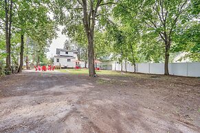 Cozy Glens Falls Getaway < 1 Mi to Downtown