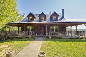 Idyllic Beattyville Cabin Rental w/ Stunning Views