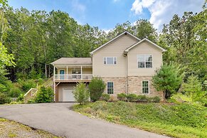 Black Mountain Retreat w/ Hot Tub + Mountain Views