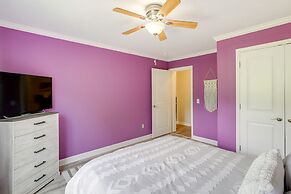 Black Mountain Retreat w/ Hot Tub + Mountain Views