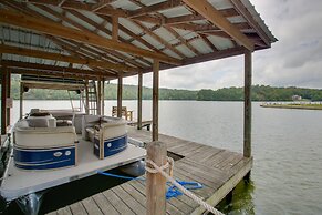 Waterfront Hot Springs Home: 19 Mi to Natl Park!