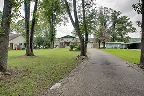 Waterfront Hot Springs Home: 19 Mi to Natl Park!