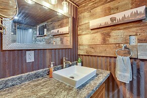Rustic Sturgis Cabin Rental in Black Hills Forest!