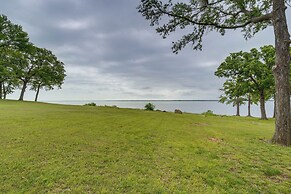 Pottsboro Vacation Rental - Walk to Lake Texoma!