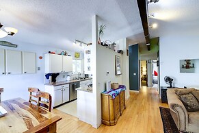 Sustainable Sanctuary: Rattlesnake Valley Retreat