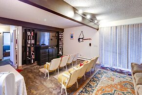 Sustainable Sanctuary: Rattlesnake Valley Retreat