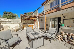 Sustainable Sanctuary: Rattlesnake Valley Retreat