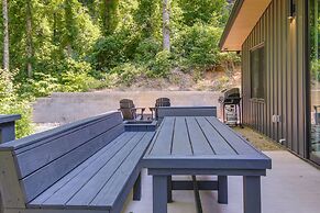 Black Mountain Vacation Rental w/ Private Hot Tub!