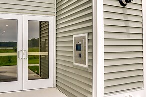 Creek Access & Balcony: Lewes Home Near Beaches