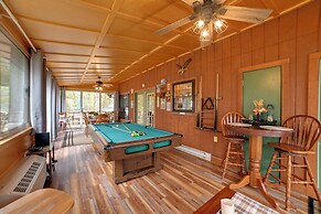 Cadiz Vacation Home w/ Deck: Walk to Lake Barkley