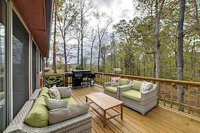 Cadiz Vacation Home w/ Deck: Walk to Lake Barkley