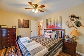 Cadiz Vacation Home w/ Deck: Walk to Lake Barkley