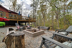 Cadiz Vacation Home w/ Deck: Walk to Lake Barkley